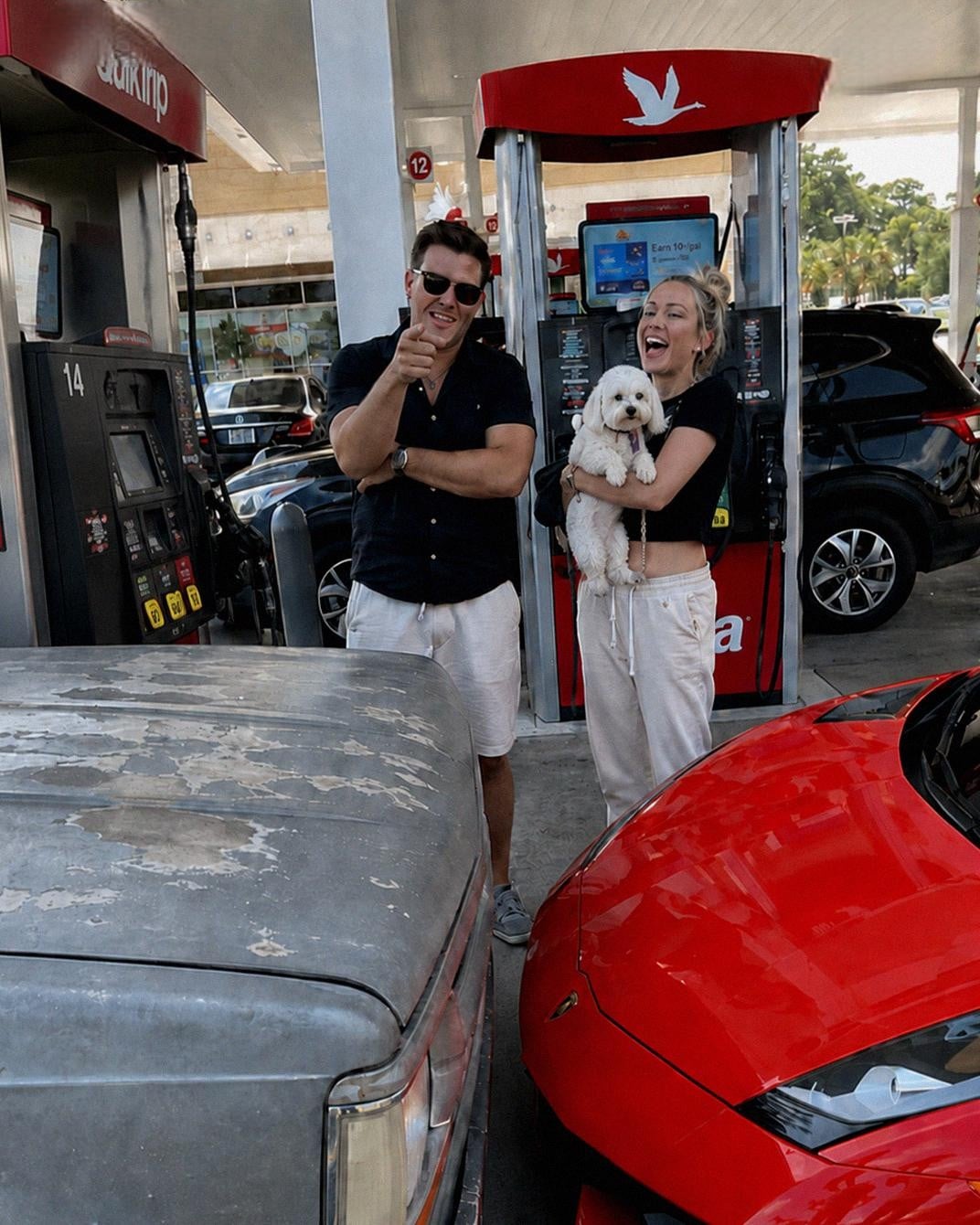 The Shocking Fuel Station Showdown That Left A Wealthy Sports Car Owner Humiliated After Uncovering A Grief Stricken Fathers Hidden Cargo