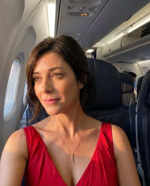 I Surprised My Pilot Husband on Our Anniversary — Then His Announcement Exposed Everything