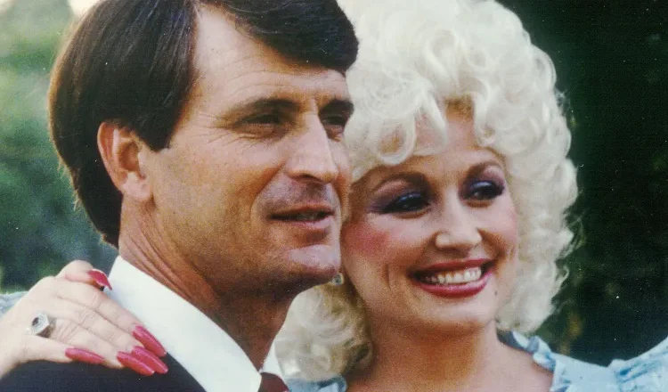 Dolly Parton Once Joked About Her “Wishy-Washy” Romance With Carl Dean
