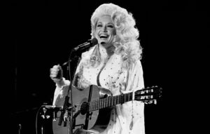 Paul McCartney, Taylor Swift, Eminem, Elton John and More Pay Tribute to Dolly Parton